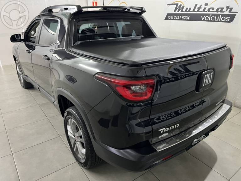 FIAT - TORO 2.0 16V TURBO DIESEL FREEDOM 4WD AT9 AUTOMÁTICO - 2020/2020 - PRETA - R$ 114.000,00