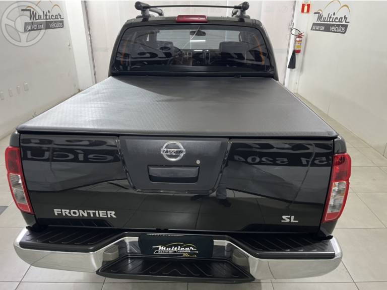 NISSAN - FRONTIER 2.5 SL 4X4 CD TURBO ELETRONIC DIESEL 4P AUTOMÁTICO - 2014/2015 - PRETA - R$ 106.900,00