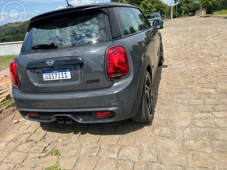 MINI - COOPER 2.0 S TOP 16V TURBO 2P AUTOMÁTICO - 2018/2019 - CINZA - R$ 145.000,00