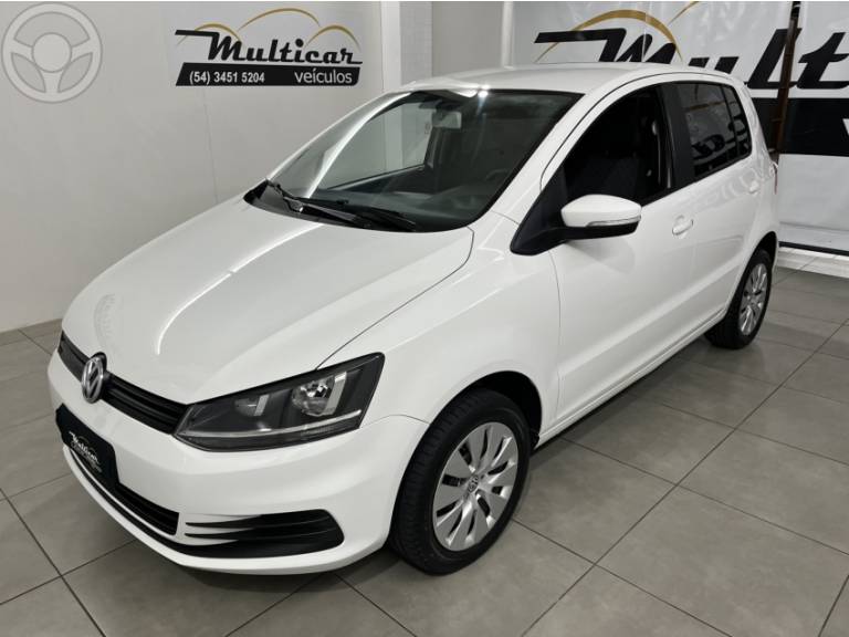 VOLKSWAGEN - FOX 1.6 MSI TRENDLINE 8V FLEX 4P MANUAL - 2016/2016 - BRANCA - R$ 50.900,00