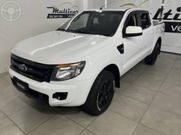 FORD - RANGER 2.2 XL 4X4 CD 16V DIESEL 4P MANUAL - 2014/2015 - BRANCA - R$ 93.900,00