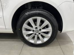 VOLKSWAGEN - FOX 1.0 MI 8V FLEX 4P MANUAL - 2013/2013 - BRANCA - R$ 36.500,00