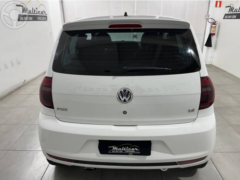 VOLKSWAGEN - FOX 1.6 MI PRIME 8V FLEX 4P MANUAL - 2012/2013 - BRANCA - R$ 42.500,00