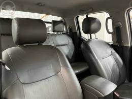 NISSAN - FRONTIER 2.5 SL 4X4 CD TURBO ELETRONIC DIESEL 4P AUTOMÁTICO - 2016/2016 - BRANCA - R$ 113.900,00