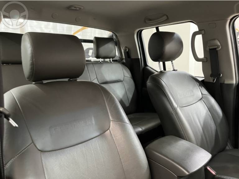 NISSAN - FRONTIER 2.5 SL 4X4 CD TURBO ELETRONIC DIESEL 4P AUTOMÁTICO - 2016/2016 - BRANCA - R$ 113.900,00