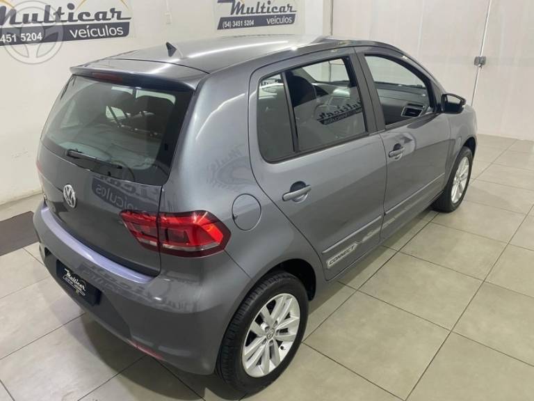 VOLKSWAGEN - FOX 1.6 MSI TOTAL FLEX CONNECT 4P MANUAL - 2019/2020 - CINZA - R$ 63.900,00