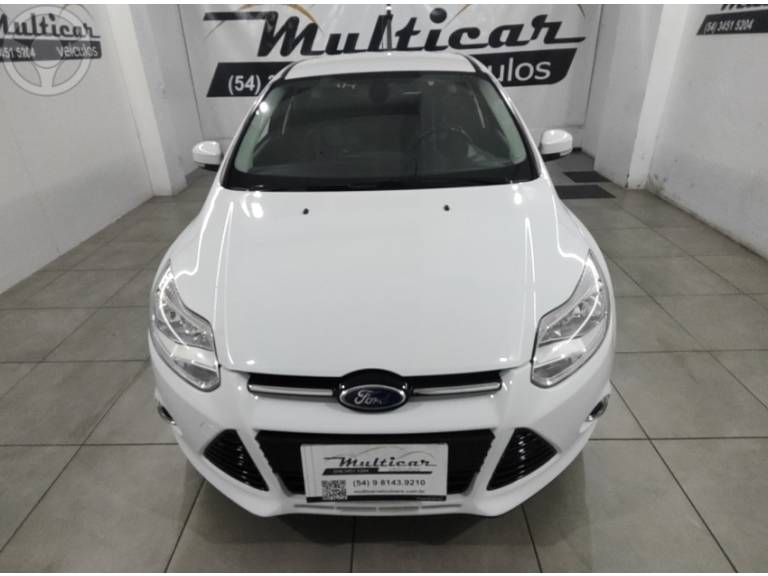 FORD - FOCUS 2.0 TITANIUM HATCH 16V FLEX 4P AUTOMÁTICO - 2015/2015 - BRANCA - R$ 60.000,00