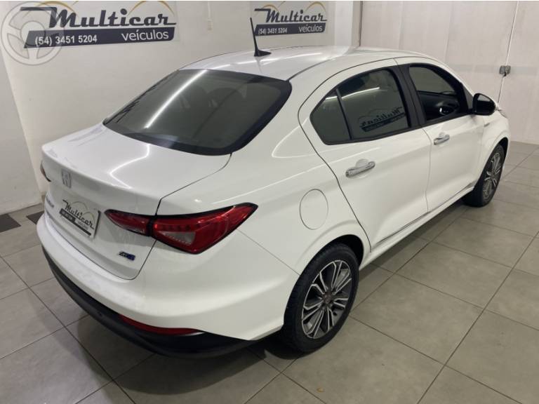 FIAT - CRONOS 1.8 E.TORQ FLEX PRECISION AT6 - 2019/2020 - BRANCA - R$ 69.900,00