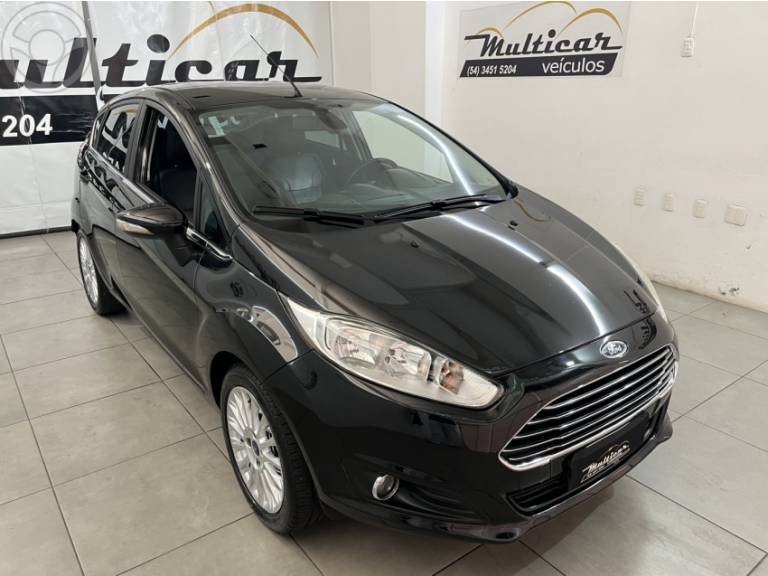 FORD - FIESTA 1.6 TITANIUM HATCH 16V FLEX 4P AUTOMÁTICO - 2013/2014 - PRETA - R$ 44.900,00