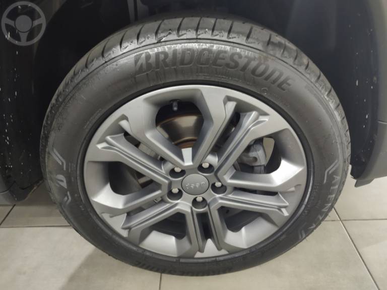 JEEP - COMPASS 1.3 LONGITUDE T270 16V TURBO 4X2 FLEX 4P AUTOMÁTICO - 2023/2023 - PRETA - R$ 125.000,00