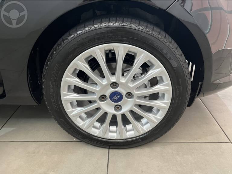 FORD - FIESTA 1.6 TITANIUM HATCH 16V FLEX 4P AUTOMÁTICO - 2013/2014 - PRETA - R$ 44.900,00