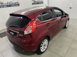 FORD - FIESTA 1.6 TITANIUM HATCH 16V FLEX 4P AUTOMÁTICO - 2017/2018 - VERMELHA - R$ 63.500,00