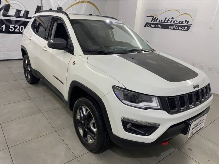 JEEP - COMPASS 2.0 16V DIESEL TRAILHAWK 4X4 AUTOMÁTICO - 2018/2018 - BRANCA - R$ 118.000,00