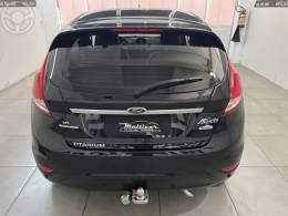 FORD - FIESTA 1.6 TITANIUM HATCH 16V FLEX 4P AUTOMÁTICO - 2013/2014 - PRETA - R$ 44.900,00