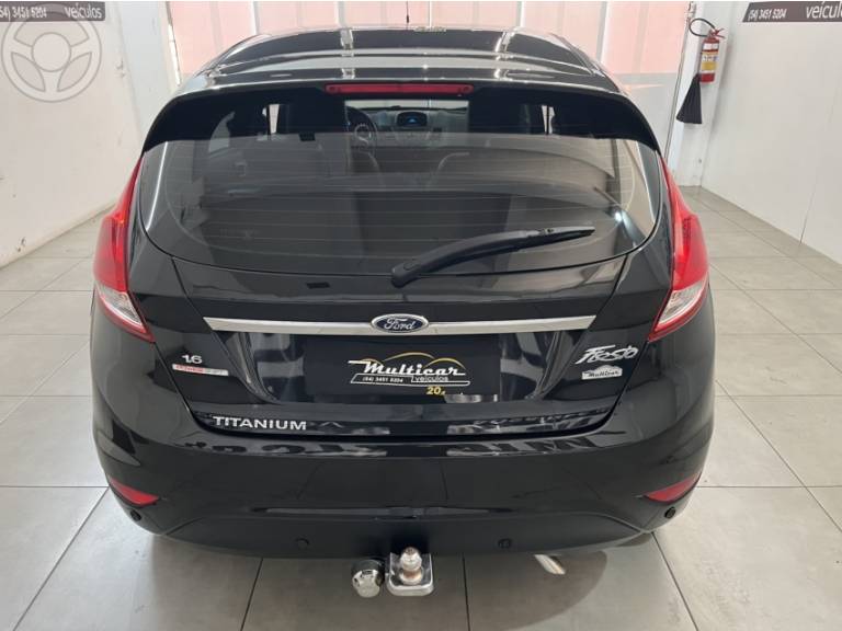FORD - FIESTA 1.6 TITANIUM HATCH 16V FLEX 4P AUTOMÁTICO - 2013/2014 - PRETA - R$ 44.900,00