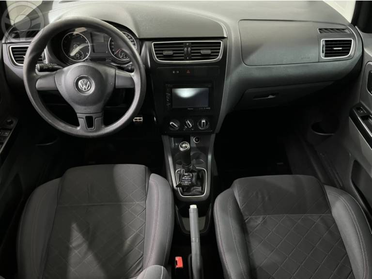 VOLKSWAGEN - FOX 1.6 MI PRIME 8V FLEX 4P MANUAL - 2012/2013 - BRANCA - R$ 42.500,00