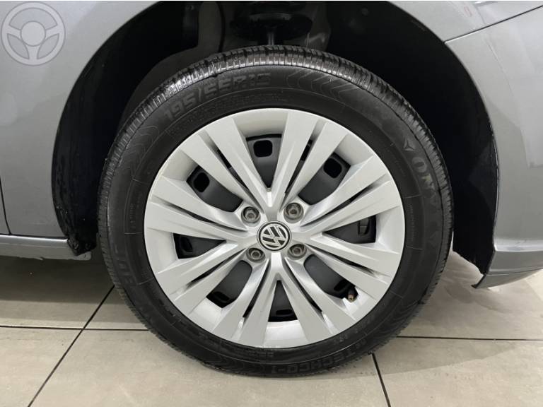 VOLKSWAGEN - VOYAGE 1.0 12V MPI TOTALFLEX TRENDLINE 4P MANUAL - 2022/2023 - CINZA - R$ 59.900,00