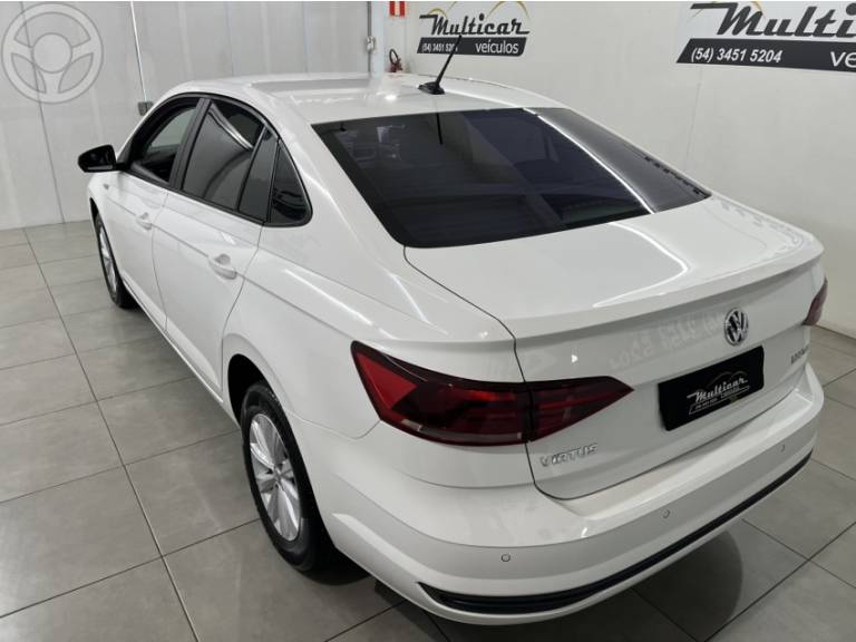 VOLKSWAGEN - VIRTUS 1.0 200 TSI COMFORTLINE AUTOMÁTICO - 2021/2022 - BRANCA - R$ 88.900,00