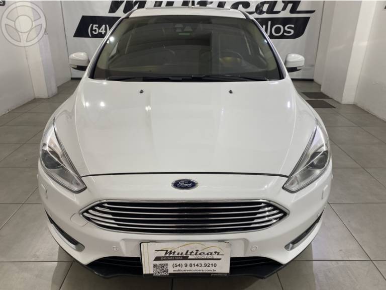 FORD - FOCUS 2.0 TITANIUM HATCH 16V FLEX 4P AUTOMÁTICO - 2015/2016 - BRANCA - R$ 64.900,00