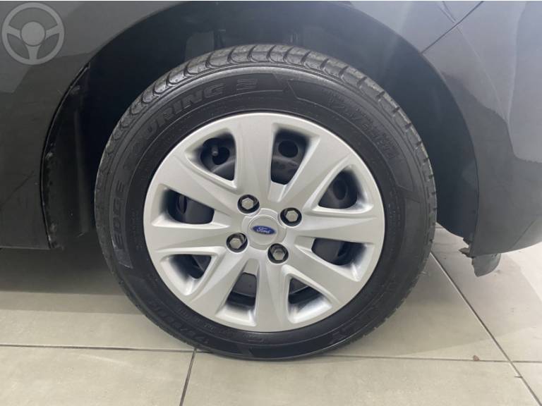 FORD - KA 1.0 SE 12V FLEX 4P MANUAL - 2015/2016 - PRETA - R$ 41.900,00