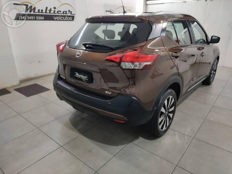 NISSAN - KICKS 1.6 16V FLEX SV 4P XTRONIC - 2018/2019 - MARROM - R$ 84.900,00