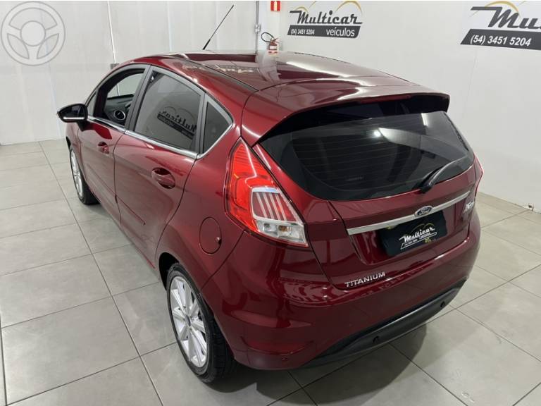 FORD - FIESTA 1.6 TITANIUM HATCH 16V FLEX 4P AUTOMÁTICO - 2017/2018 - VERMELHA - R$ 63.500,00