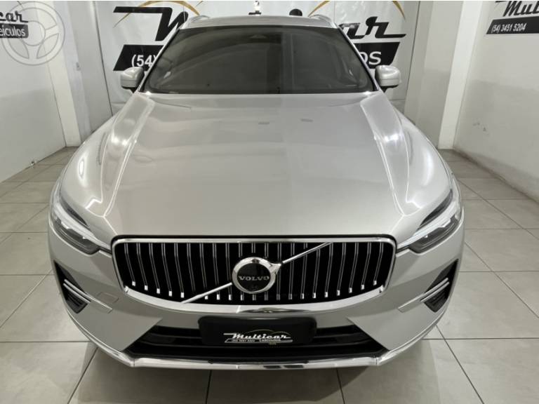 VOLVO - XC60 2.0 T8 ULTIMATE AWD HIBRIDO 4P AUTOMÁTICO - 2022/2023 - PRATA - R$ 329.900,00