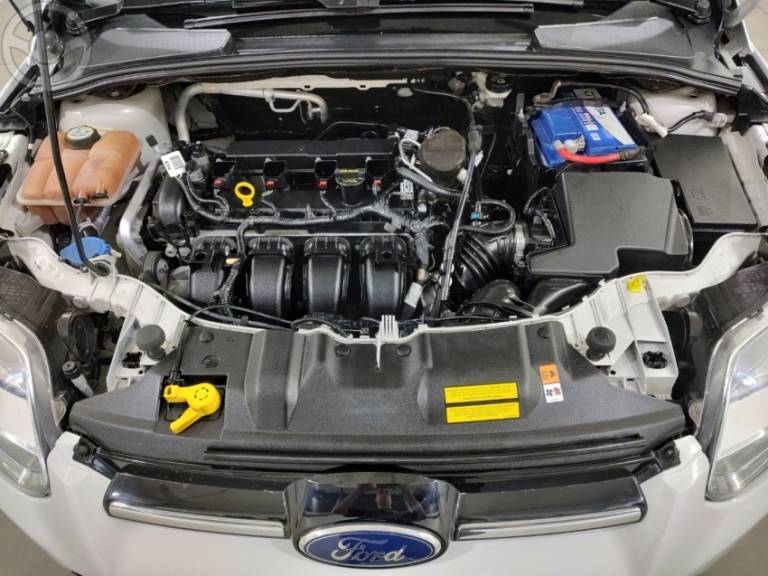 FORD - FOCUS 2.0 TITANIUM HATCH 16V FLEX 4P AUTOMÁTICO - 2015/2015 - BRANCA - R$ 60.000,00