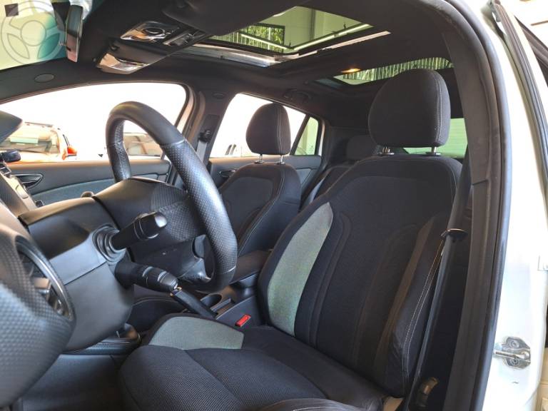 FIAT - BRAVO 1.8 SPORTING 16V FLEX 4P MANUAL - 2015/2016 - BRANCA - R$ 61.000,00