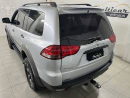 MITSUBISHI - PAJERO 3.2 OUTDOOR 4X4 5 LUGARES 16V TURBO INTERCOOLER DIESEL 4P AUTOMÁTICO - 2016/2017 - PRATA - R$ 129.000,00