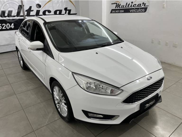 FORD - FOCUS 2.0 SE SEDAN 16V FLEX 4P AUTOMÁTICO - 2017/2017 - BRANCA - R$ 64.900,00