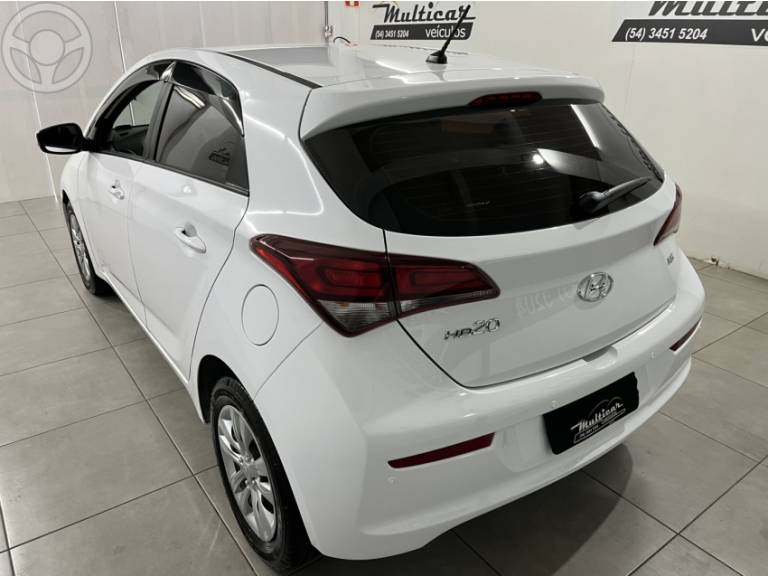 HYUNDAI - HB20 1.6 COMFORT PLUS 16V FLEX 4P MANUAL - 2018/2019 - BRANCA - R$ 62.900,00